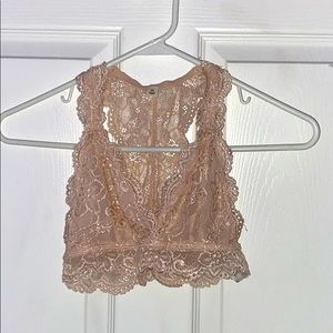 Women’s light pink lace bralette